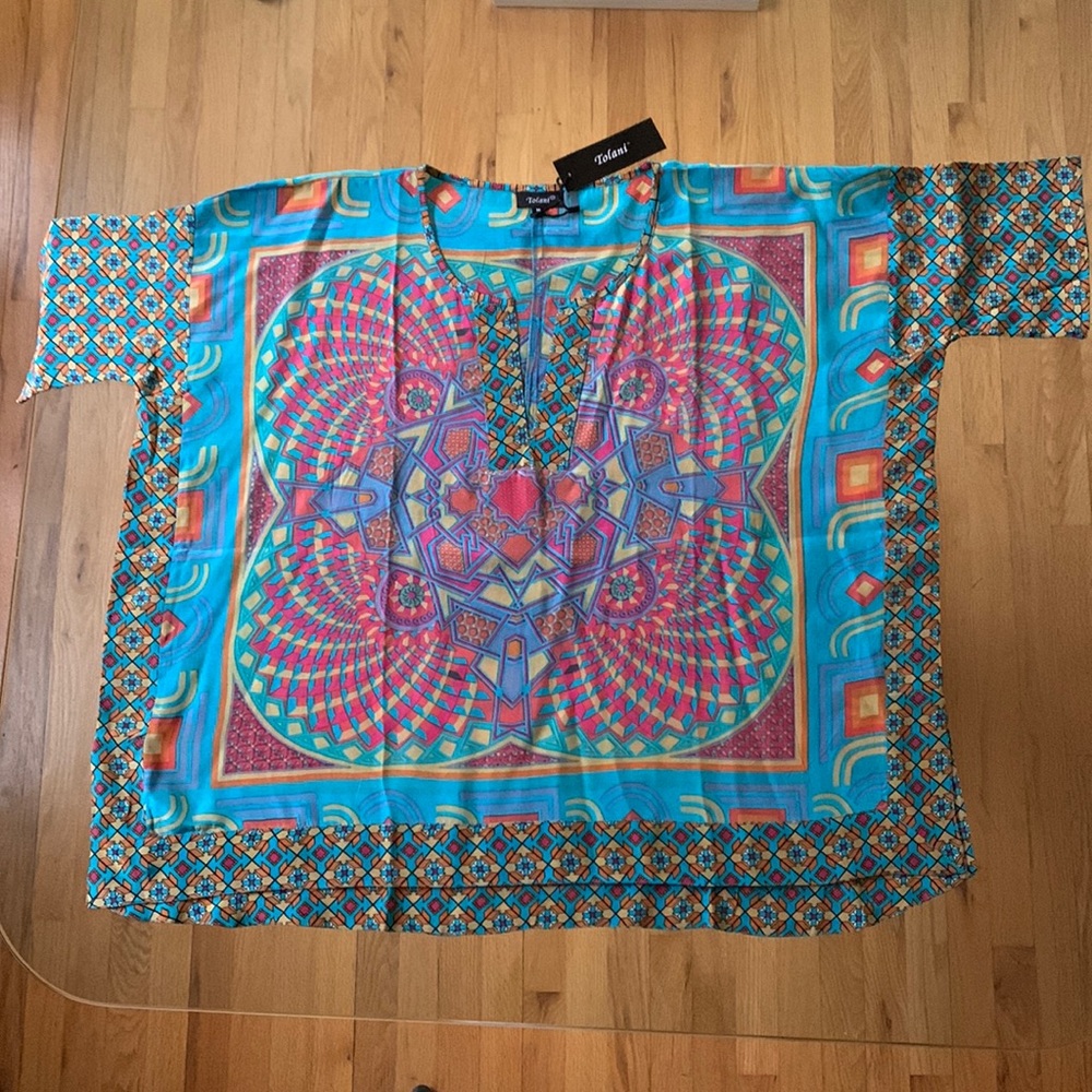 Colorful Tolani silk top NWT. Beautiful pattern. Never worn.